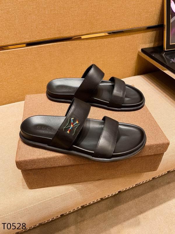 Gucci Men's Slippers 693